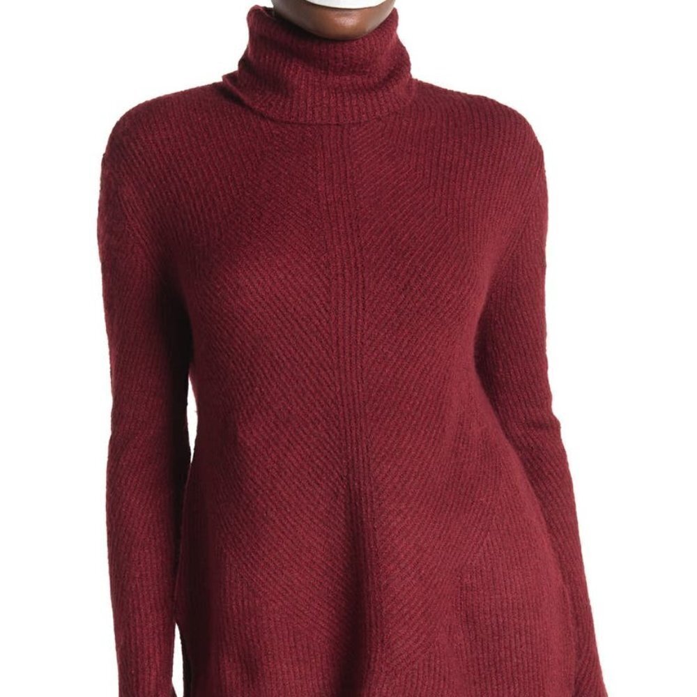 𝅺SWEET Romeo BNWT Ribbed Turtleneck Sweater New